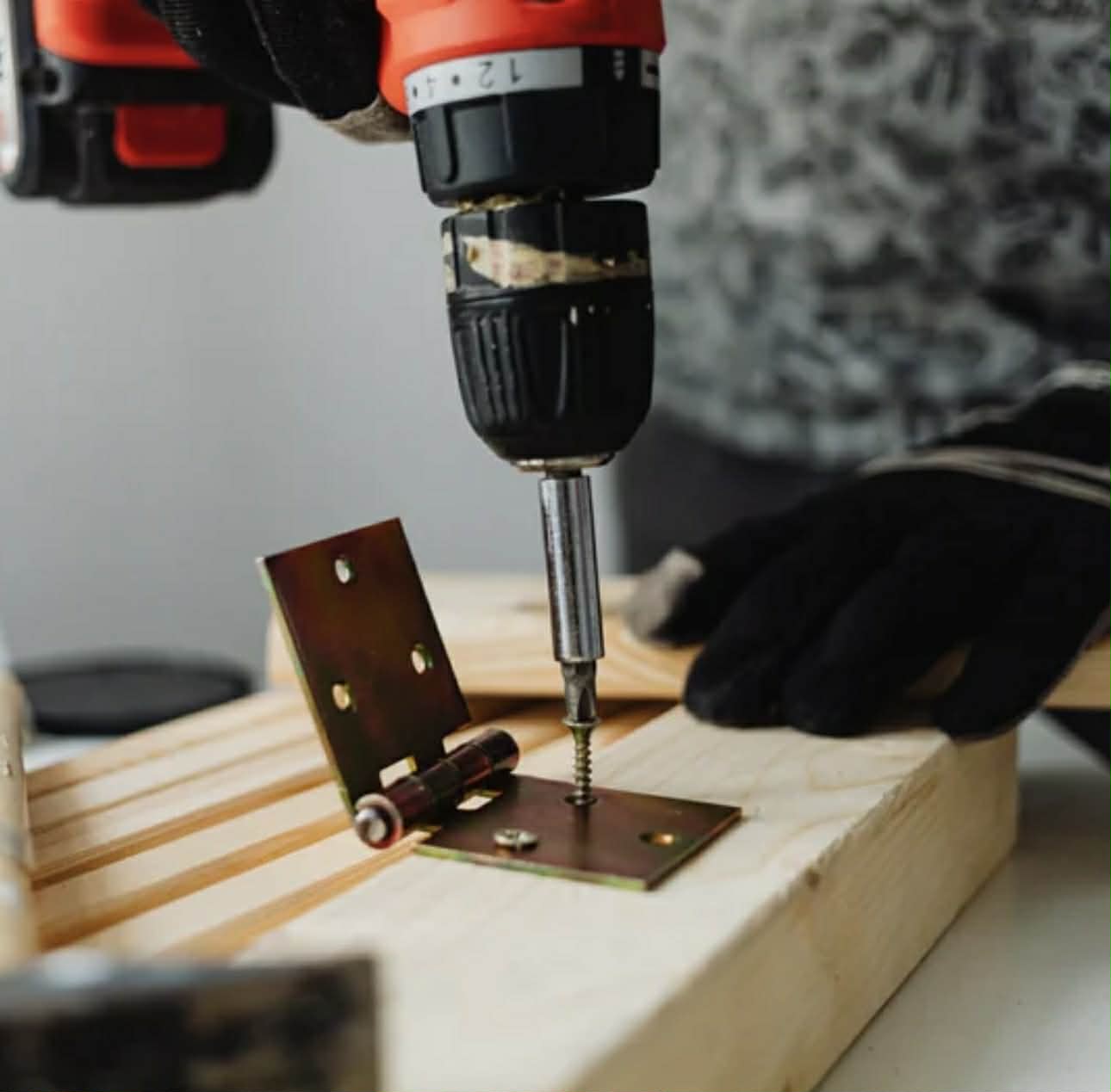 Artisan multiservices réalisant des travaux à domicile à Brest et alentours.